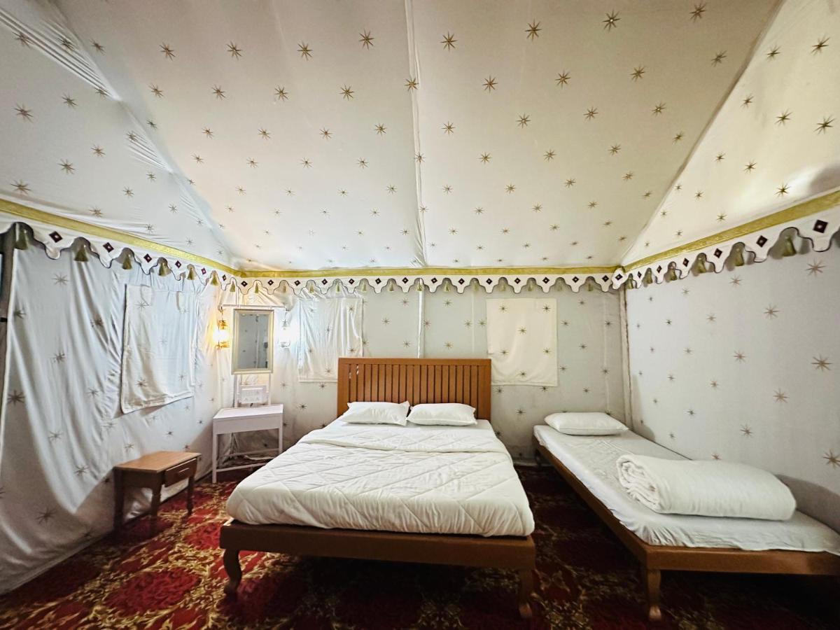 Modhera Sunrise Resort - Tents Bhungas Jungle Restaurants & Candlelight Dining Kalri 外观 照片