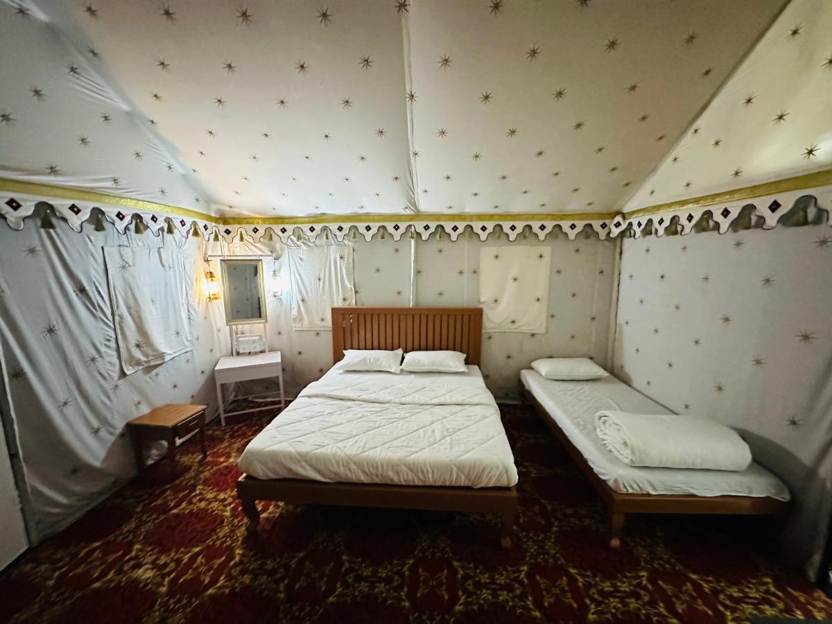 Modhera Sunrise Resort - Tents Bhungas Jungle Restaurants & Candlelight Dining Kalri 外观 照片