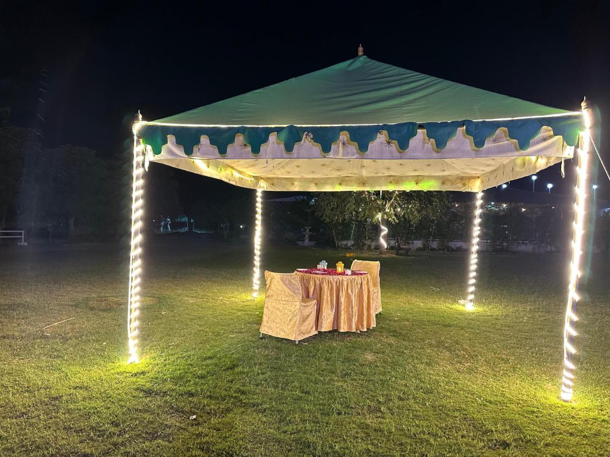 Modhera Sunrise Resort - Tents Bhungas Jungle Restaurants & Candlelight Dining Kalri 外观 照片